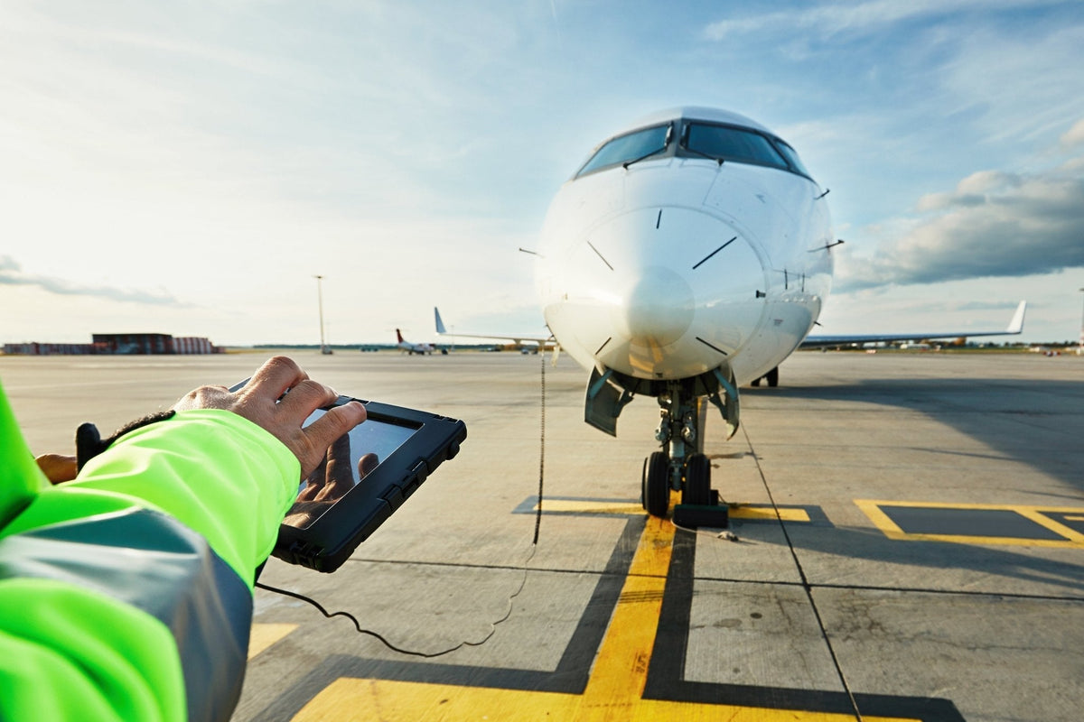 AI at the Edge: Airport Management - Forecr.io